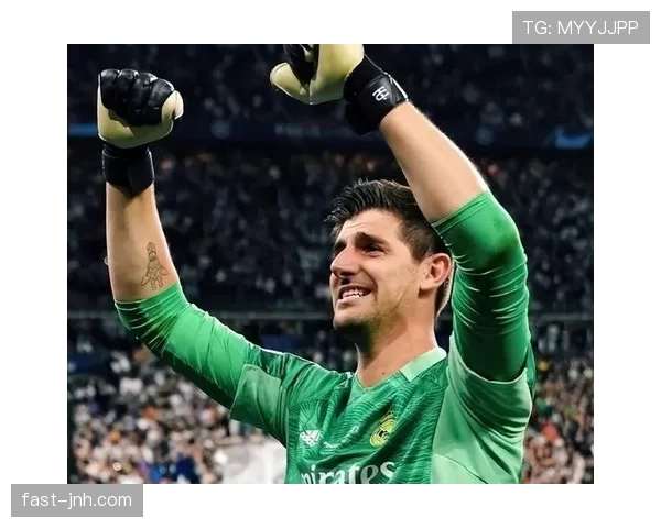 库尔图瓦关键战高效出球如何凸显其防线组织优势？